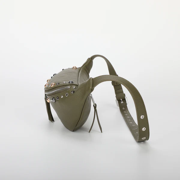 Marsupio verde con borchie mimi mua – accessorio fashion versatile 3 Marsupio Verde con Borchie Mimi Mua – Accessorio Fashion Versatile - immagine 3